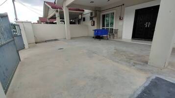 House, 4 Bedrooms, Accessible, Smoking | Terrace/patio