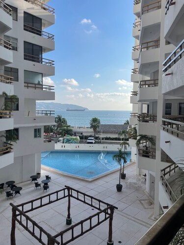 Acapulco: Amazing Apartment in a Prime Location!