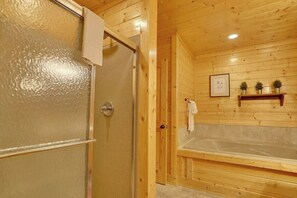 Dusche, Whirlpool, Handtücher
