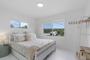 3 chambres, fer et planche à repasser, Wi-Fi, literie fournie