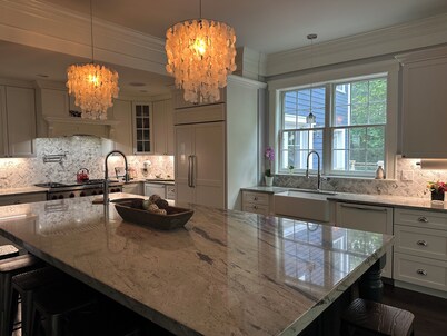 Spacious 5-bedroom house with theatre and gym
