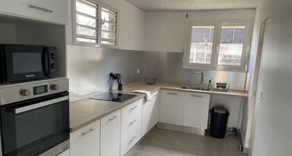 Villa 3 chambres - centre de lâĂźle