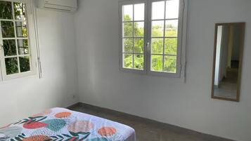 3 chambres, fer et planche à repasser, Wi-Fi gratuit, draps fournis