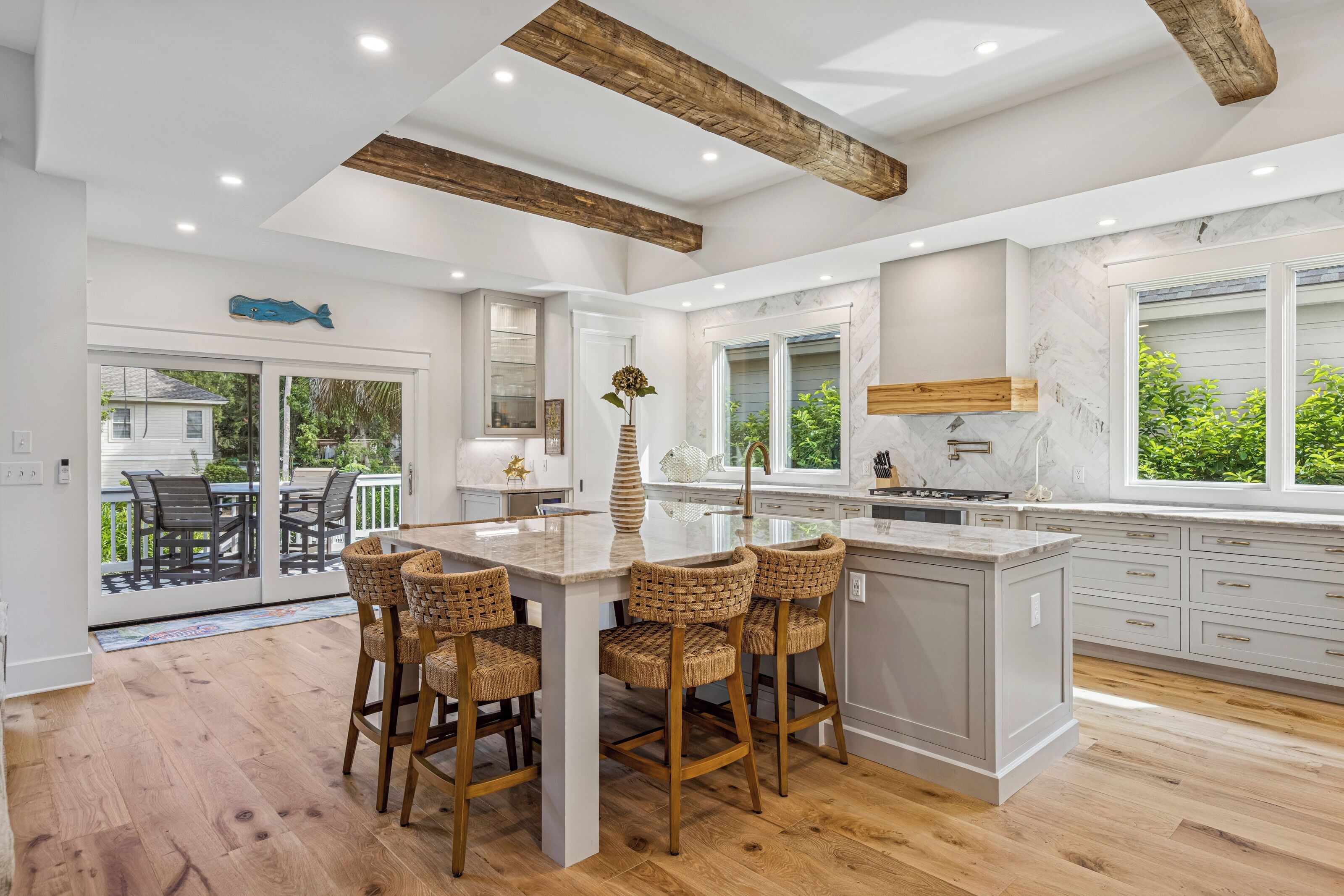 冰箱、微波炉、烤箱、炉灶