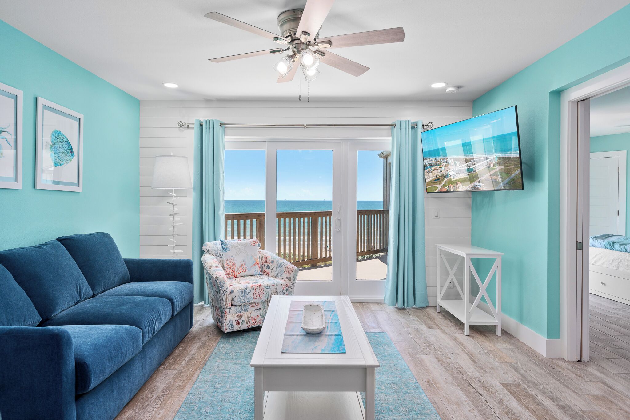 Smart TV, futbolito, tenis de mesa y libros 