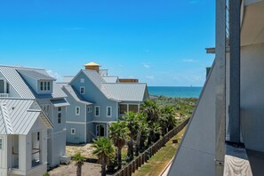 Property grounds - Enjoy La Mirage 307, a cozy 2-bedroom condo in Port Aransas at Beachfront Resort (Port Aransas)