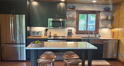 3-bedroom modern mid century cabin!
Hot tub, fire pit and lake front