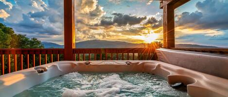 Outdoor spa tub