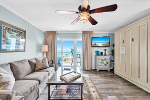 Smart TV, books, stereo