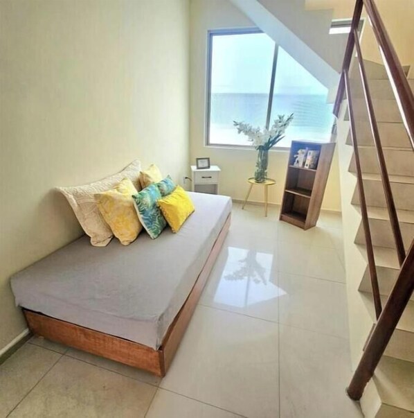 3 bedrooms, iron/ironing board, Internet, bed sheets