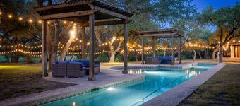 Pool, Tennis & Pickleball Ultimate Hill Country Retreat| Creek| Sleeps 10