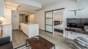 Room - Luxury Downtown 2BD/2BA Suite at The Roy w/ Pool, Sauna, Gym & Balcony (Halifax)