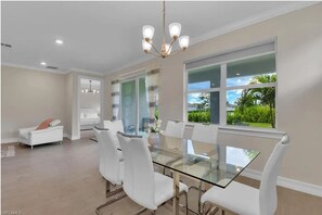 Dining - Relaxing Naples Retreat in Tamarindo Community! (Naples)