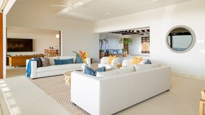 Fernseher, Stereoanlage