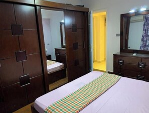 2 室のベッドルーム、インターネット、ベッドシーツ