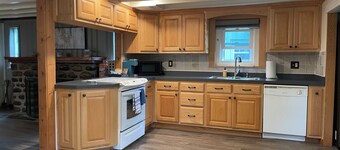 Kid-Friendly Cottage near Lake Delta