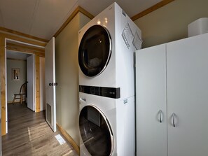 Interior - 3-bedroom house in enchanting Hillcrest Mine with AC (Hillcrest Mine)