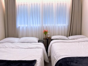 2 bedrooms, in-room safe, iron/ironing board, free WiFi