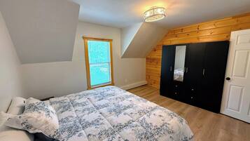 5 bedrooms, free WiFi, bed sheets