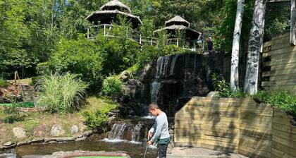 91M: Renovated Bethlehem home with hot tub, firepit, large yard!, walk to restaurants