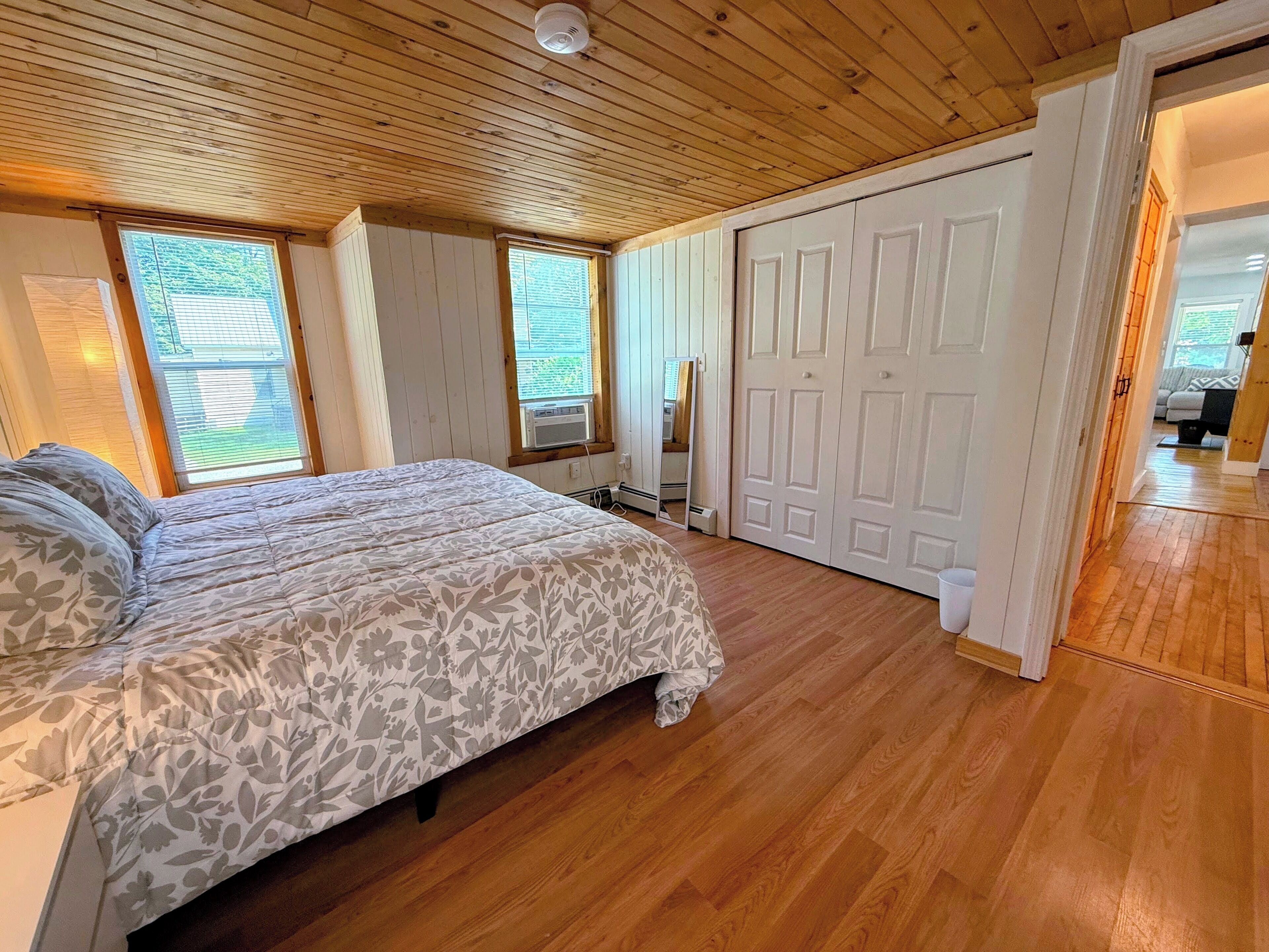 5 bedrooms, free WiFi, bed sheets