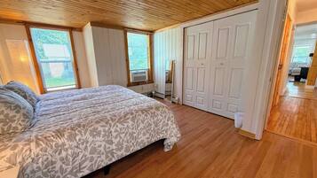 5 bedrooms, free WiFi, bed sheets