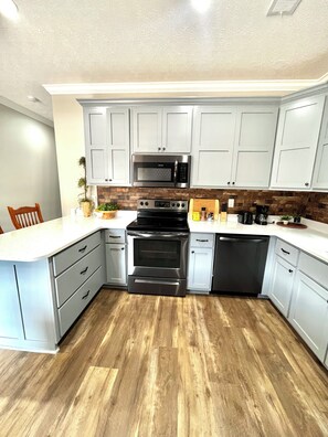 Microwave, dishwasher