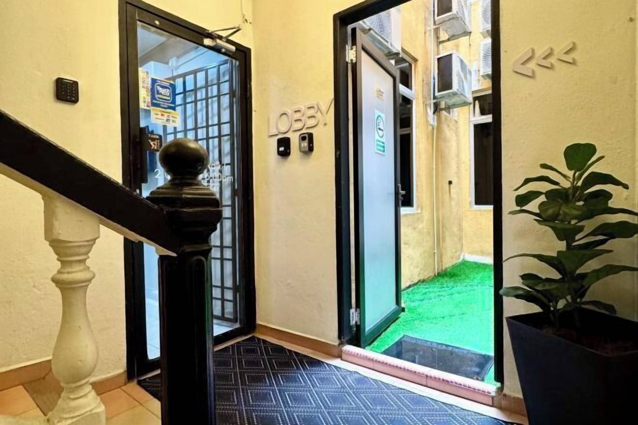 المنشأة من الخارج