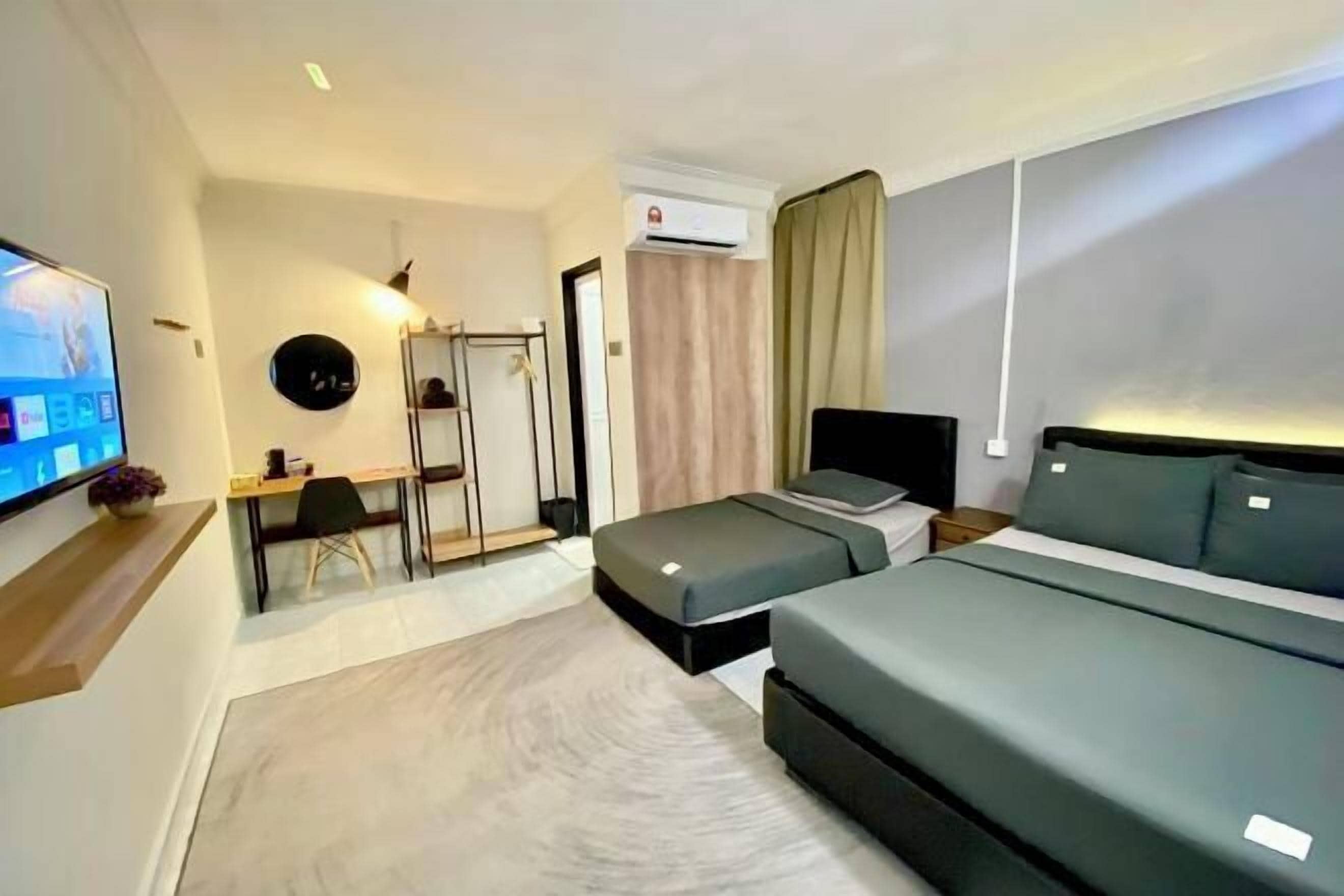 Fer et planche à repasser