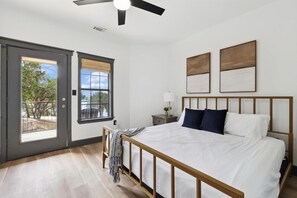 2 Schlafzimmer, Reisekinderbett, kostenloses WLAN, Bettwäsche