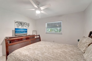 3 bedrooms, iron/ironing board, WiFi, bed sheets