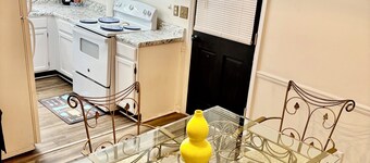 Charming 2-bedroom house in tranquil Macon with AC. Pets welcome.