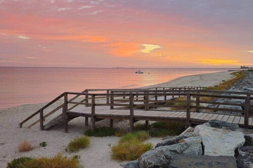 Luxury 5-Bedroom Ocean-View Coastal Escape