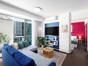 Strygejern/strygebræt, internetforbindelse, sengetøj