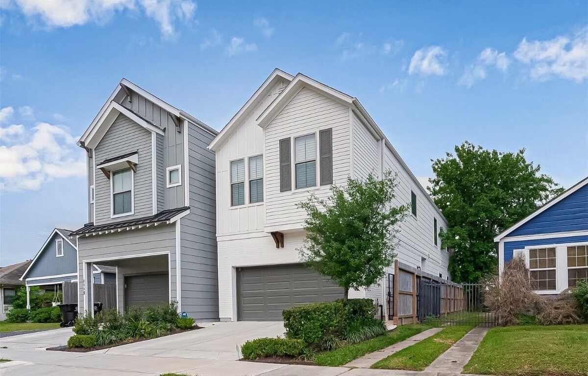 Photo of Stunning Heights 3BR • Office • Patio • Garage