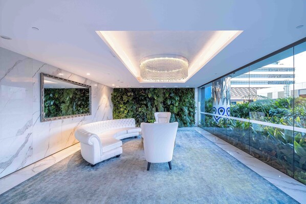 Interior - Pool View Urban Oasis 2Bed Apt/Top Suburb/Parking (Newstead)