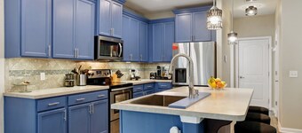 Spacious 4-BR Pooler Retreat — Minutes to Downtown Savannah & Tybee