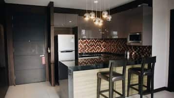 Apartment, Balcony | Private kitchen