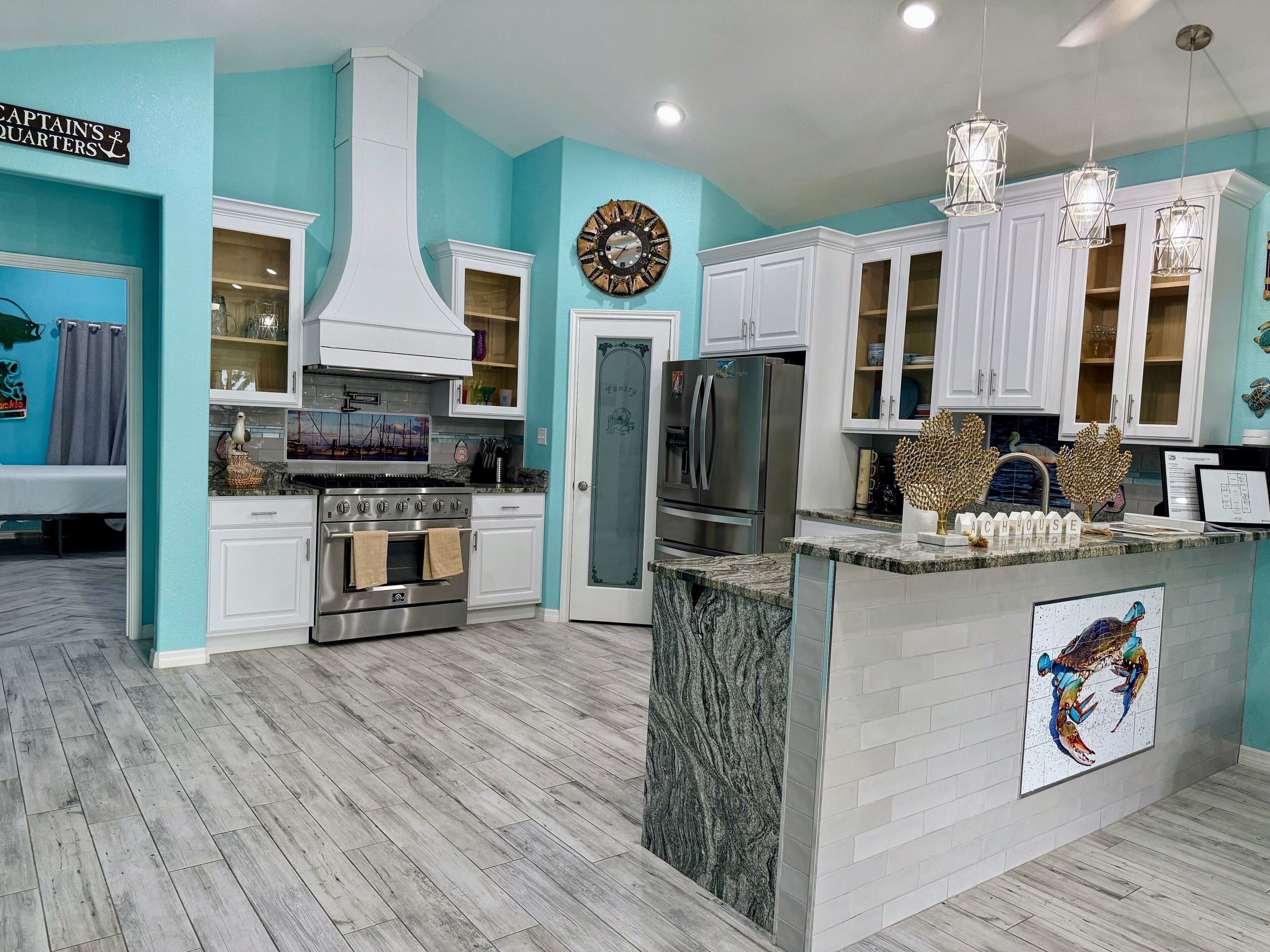 Frigorífic, microones, forn i placa de cuina 