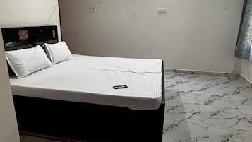 1 bedroom, iron/ironing board, WiFi