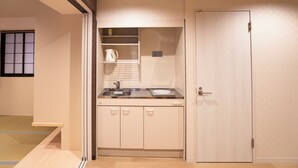 Comfort Quadruple Room | Private kitchen | Microwave - Tokyo Biyori Hotel (Sumida)