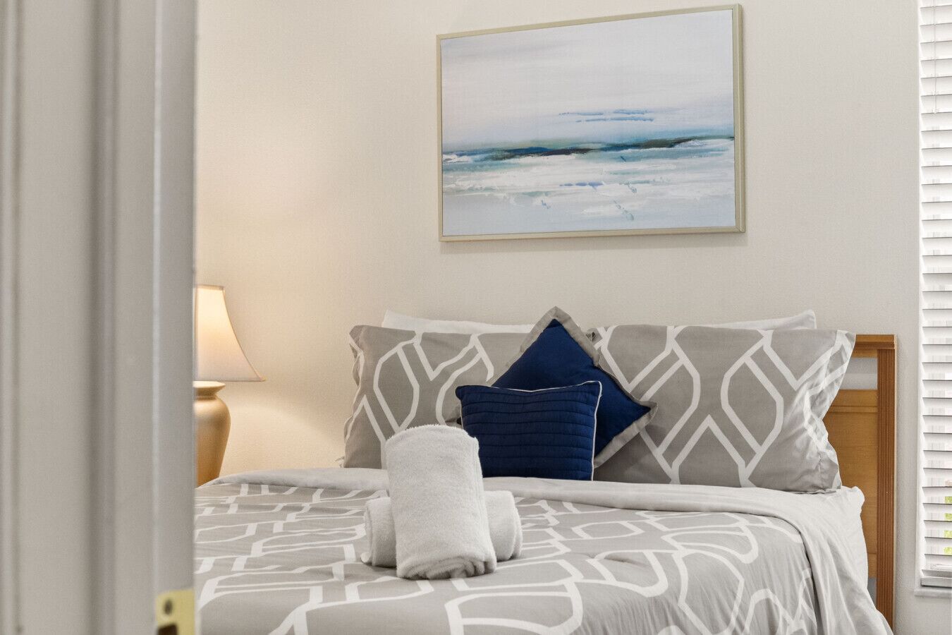 4 bedrooms, iron/ironing board, WiFi (free), bed sheets