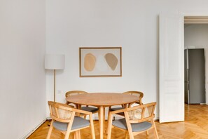 Dining - Blueground | Leopoldstadt, view, nr Prater (Vienna)