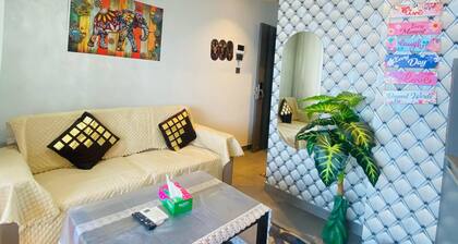 Stays in the vicinity of yamuna river and clouds with in India's tallest tower