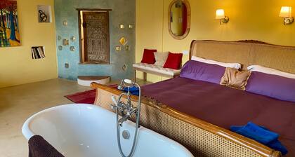 Las Palomitas Coastal Retreat in Tarifa sleeps 6