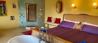 Las Palomitas Coastal Retreat in Tarifa sleeps 6