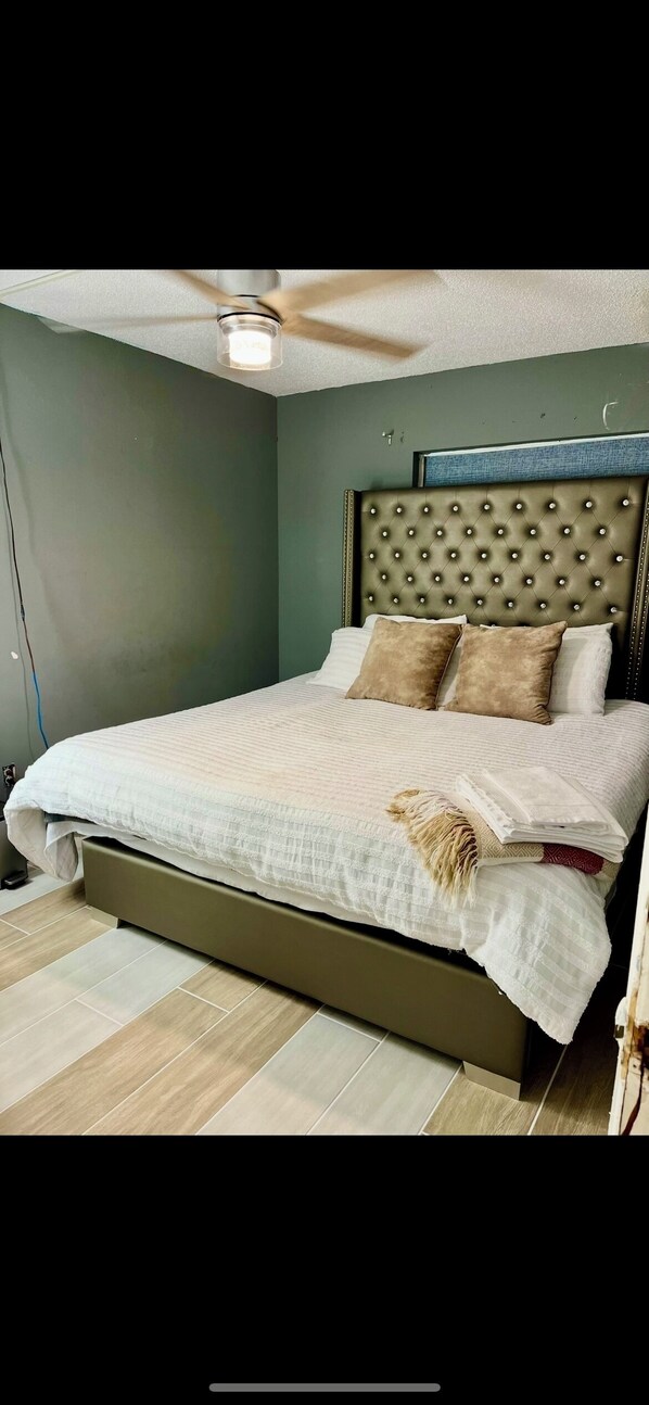 2 bedrooms, iron/ironing board, free WiFi, bed sheets