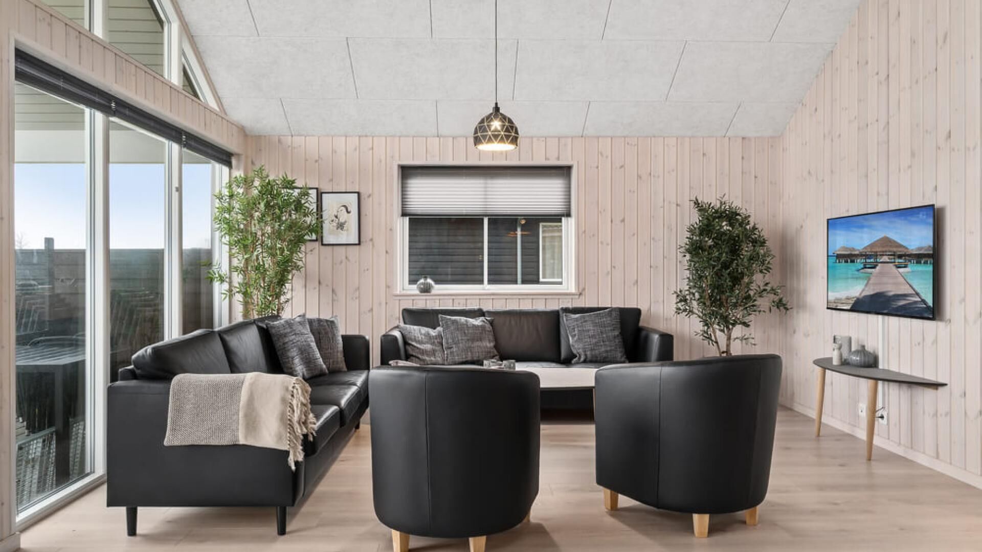 Fireplace, table football, ping pong