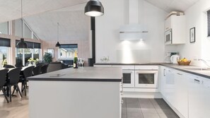 Fridge, oven, stovetop, coffee/tea maker