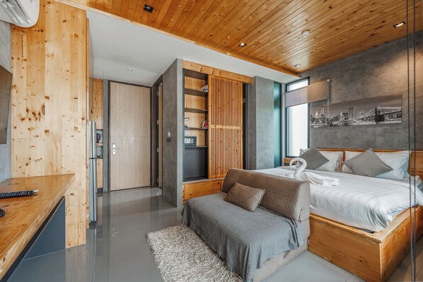 Interior - Rooftop Pool 5mins to NaiHarn Beach C187 (Rawai)